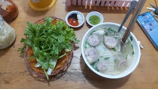 Có 35k ăn được tô hủ tiếu đuôi heo trứng bổ vầy ko gì bằng #amazing #food #amthuc #mukbang #monngon