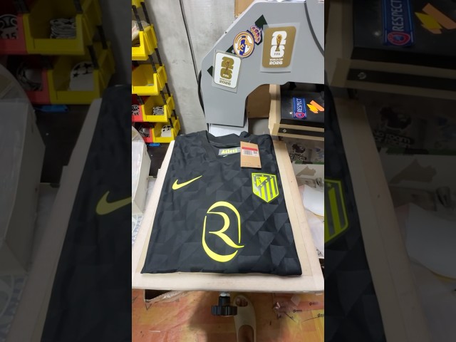 Vídeo relacionado con JYC CREATIVE Botella Termo Regalos AT. Madrid, Producto Exclusivo para Fans, Regalos Ideales para Aficionados del Fútbol, Accesorios del Atlético, (Termo)