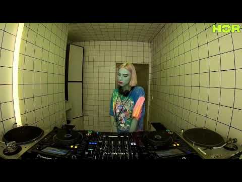 Dana Montana / September 27 / 4pm-5pm