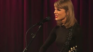 Taylor Performs &quot;How You Get The Girl&quot; at The GRAMMY Museum 2016