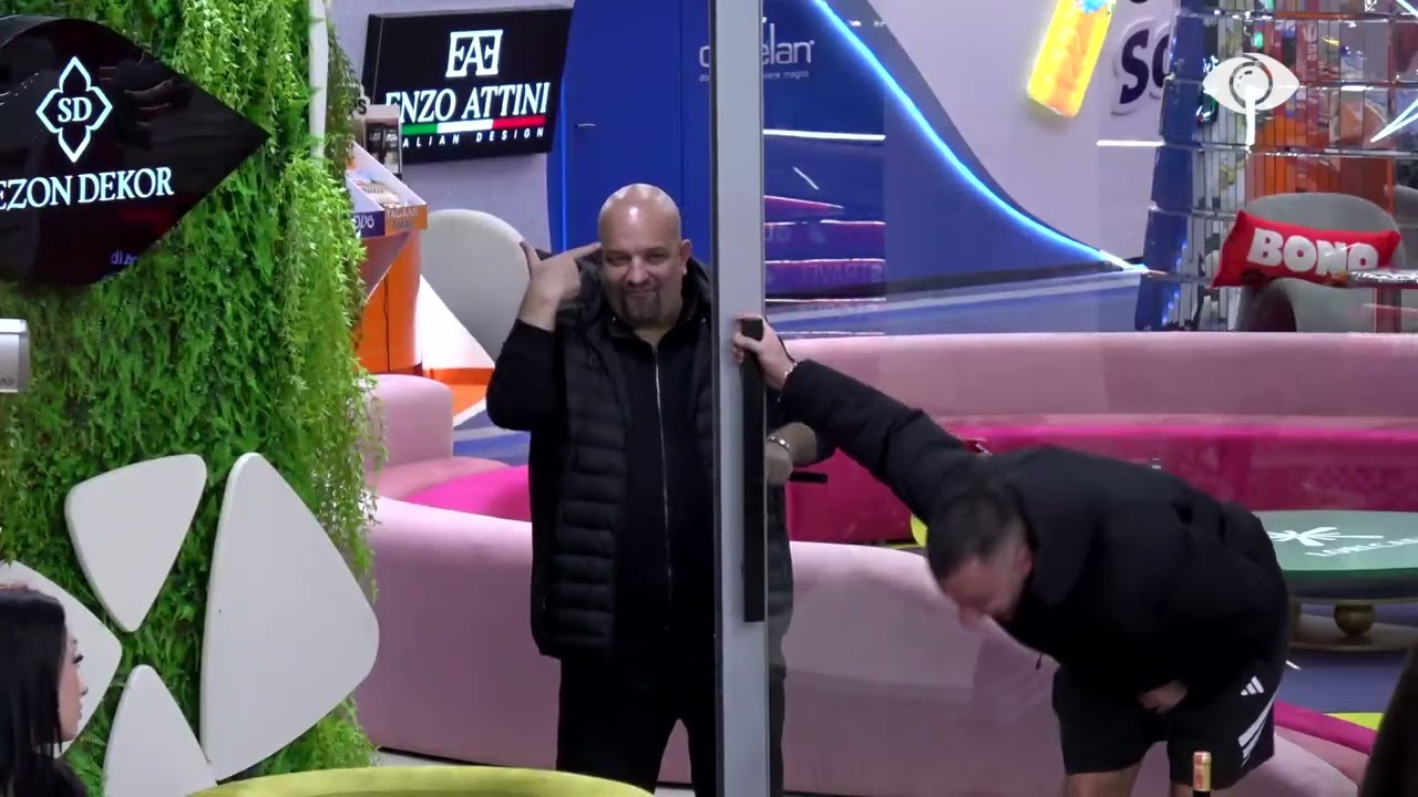 “Të erdhi…”/ Stenaldo i shkon Armirit si zombi, Iliri mbyll derën për të “shpëtuar”