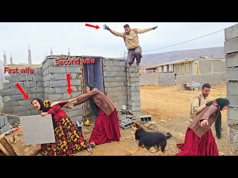 Love in the Shadow of Hatred: The Second Wife's Anger at Tahereh to the Seizure of the House