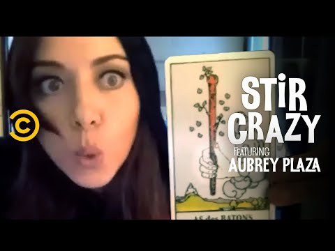 奧布里廣場給喬希看塔羅牌--與喬希-霍洛維茨一起瘋狂攪局。 (Aubrey Plaza Gives Josh a Tarot Card Reading - Stir Crazy with Josh Horowitz)