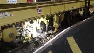 preview picture of video 'Bourreuse EMV 93 en gare de Langeac'
