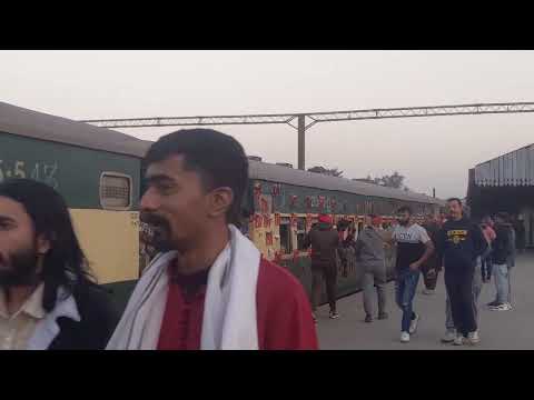Special Train for Sehwan Sharif Departing from Lahore Pakistan Railways 