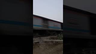preview picture of video 'Kafiyaat express azamghar to delhi'