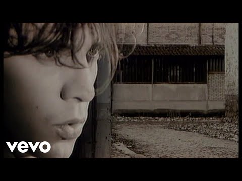 Indochine - La machine à rattraper le temps (Clip officiel)