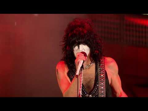 Videoclip de Heaven's On Fire (Live) — KISS