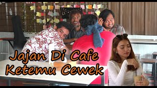 Download lagu Snacking at a Cafe and Met a Girl mp3