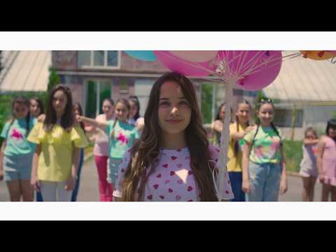 Yana Hovhannisyan - Instagram 101.000 Followers