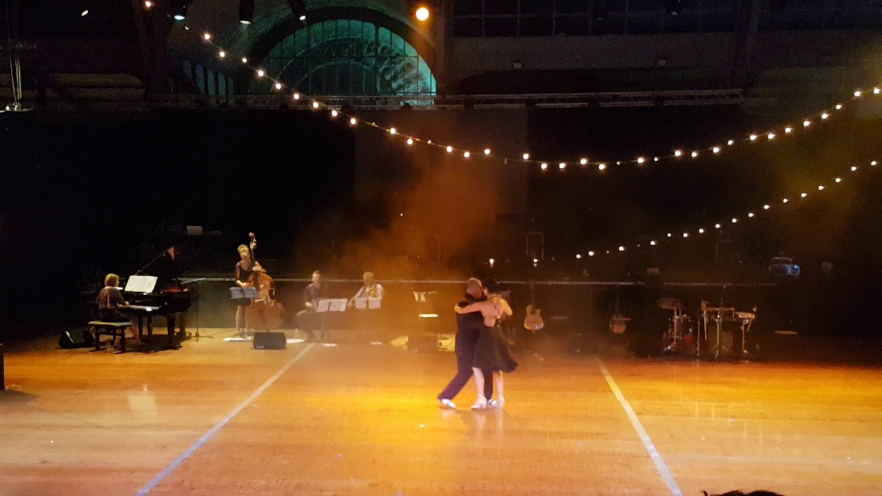 Gustavo Gomez & Carolina Uvodico lors du Grand Spectacle "Tango y Mas" @ Tarbes en Tango 2017