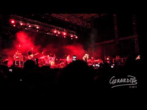Portishead - Glory box (live). [FanCam]