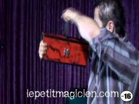 Voir la vidéo de Arm apart - Bras coupée en deux