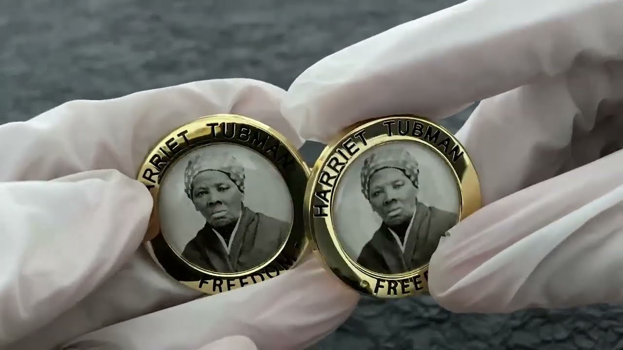 1843 - Ticket Seller Harriet Tubman UV Printed Badge With Rubber Cap