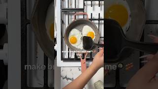 #cookwithme #breakfast #eggs #bacon #shortsvideo #ytshorts