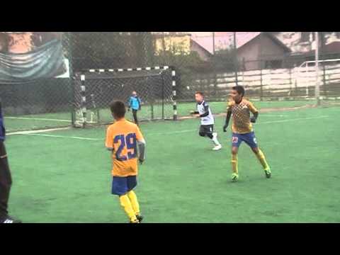 Petrolul 95 Ploiesti ( gr 2007 ) - F.C. Petrolul II Ploiesti ( gr 2006 ) 2 - 6 ( 1 - 2 ) repriza I