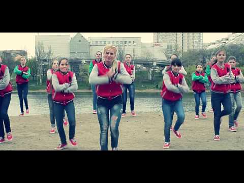 Sis n Bro Crazy Teens and Dance Busters Group - Beginners Sister Dee