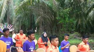 Download lagu Kompang dipalu pengantin lalu mp3 Download lagu Kompang dipalu pengantin lalu mp3