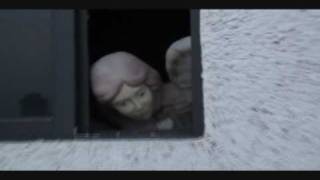 preview picture of video 'Angel peering through the window'