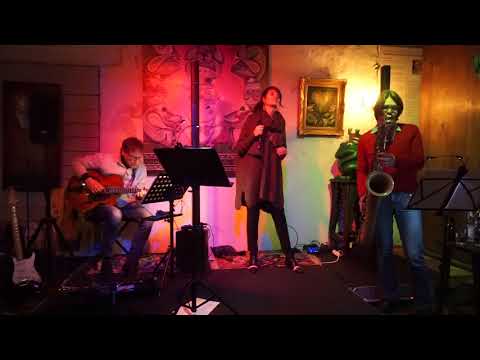 flora N. ♪♫♪♫ LIVE ♫♪♫♪ im "altes Stellwerk"   PART II