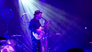 Eels live in Manchester 2018 from which I came / a magic world