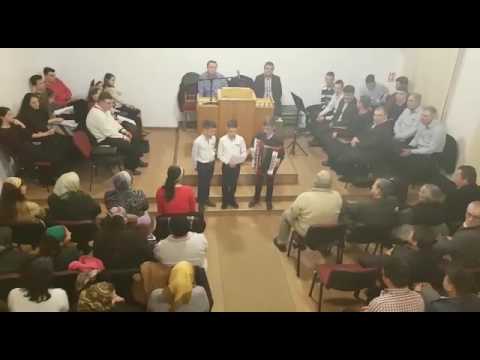 Pe calea spre cer,ades întâlnim  , copii de la Străteni