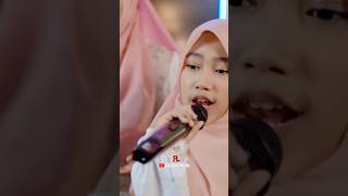 Download lagu Azizah ter mangu mangu sholawatnya mp3