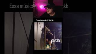 COMO QUE ELE FOI PARAR AÍ? KKKKKKKKK