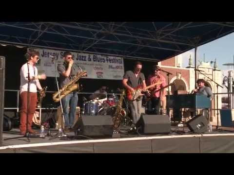 Billy Walton Band performs "Mountain" in Asbury Park, New Jersey