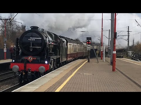 Trains at: Wigan North Western, WCML | 18/12/21 (featuring 46100)
