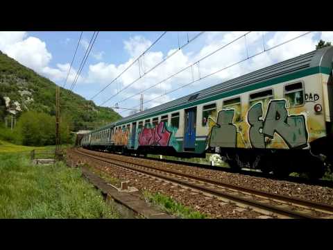 E.464-065 CON REGIONALE IN TRANSITO NEL CURVONE DI RIGOROSO.(AL) 15 - 4 - 2017