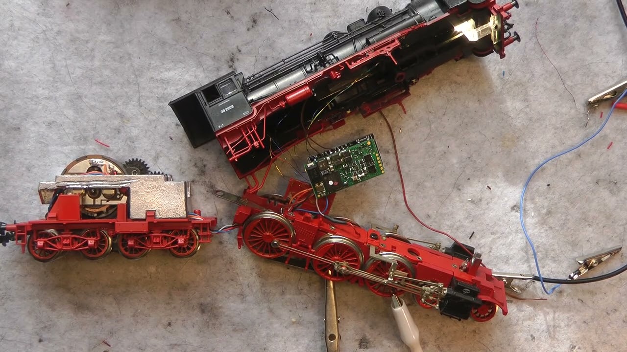 Wolfgangs Märklin Modellbahn-Fleischmann BR38 bekommt Sound und Lichtspiele