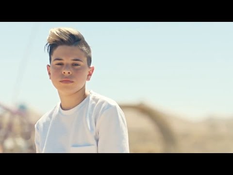 クリスチャン・ララマ - Tic Toc [Official Music Video] (Christian Lalama - Tic Toc [Official Music Video])