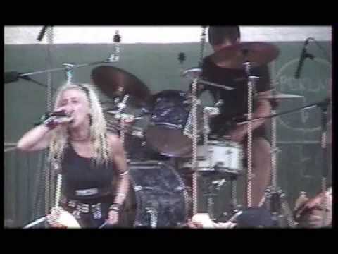Cyness live in Obscene extreme 2002