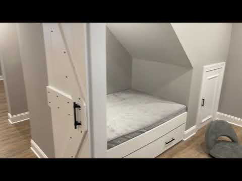 1,000 ft² Basement that has it all!