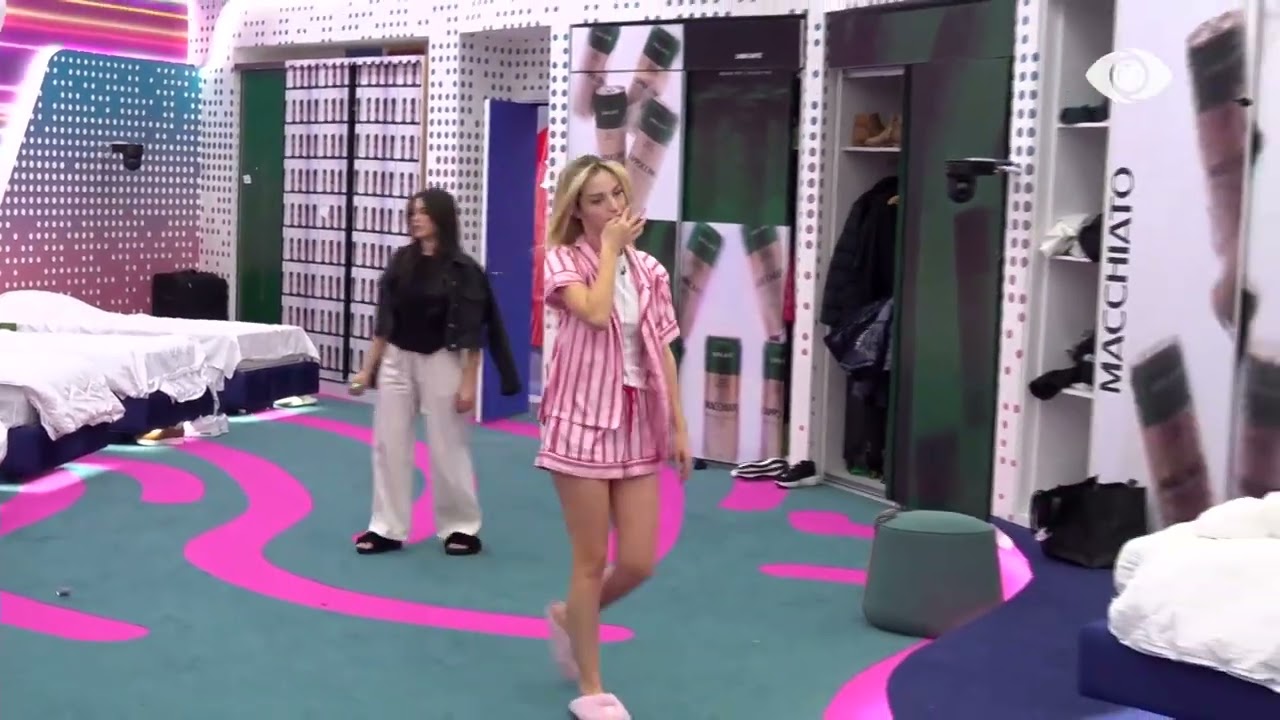 Bie gongu/ Selin futet në dhomën e reflektimit për të biseduar me Rogertin, banorja nuk i jep dorën