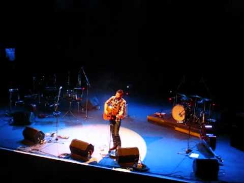 The Indie Queens are Waiting - Dan Mangan.wmv