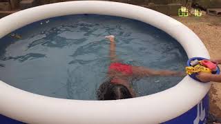 Quem pega mais brinquedos em 30 segundos...