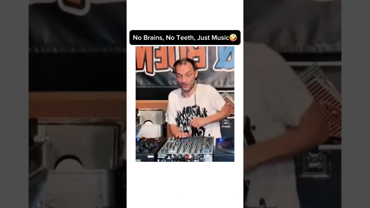 No Teeth No Thoughts 🤪 Just Music #musicatechno #hardstyle #dancemusic