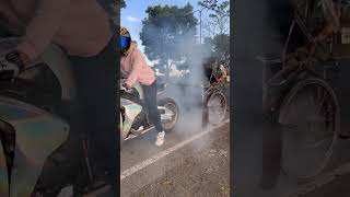 Download lagu Becak 1000 CC mp3 Download lagu Becak 1000 CC mp3
