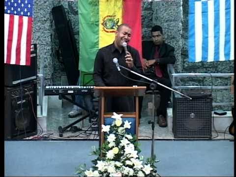 Gerson Rufino cantando "Dia de Sol" no 1º Congresso de Missões na AD em Santa Rita
