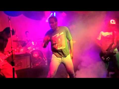 Derrube o Muro - "Aponte o dedo" ao vivo no TOMASOLNACARA I