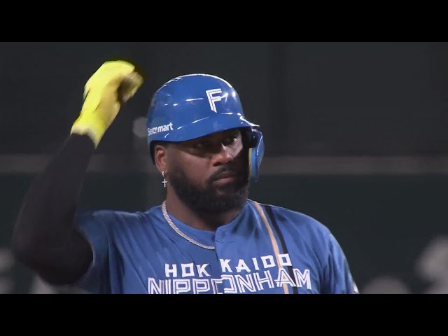 【8回表】走者一掃!! ファイターズ・レイエス レフトへのタイムリーヒットで2点を返す!!  2024年8月2日 福岡ソフトバンクホークス 対 北海道日本ハムファイターズ