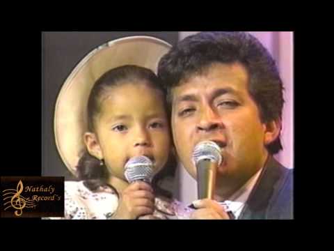 Nathaly Silvana y Maximo Escaleras - Donde esta mamá ( Video Oficial ) rockola