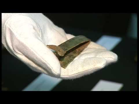 Anglo Saxon treaure hoard found in Staffordshire field