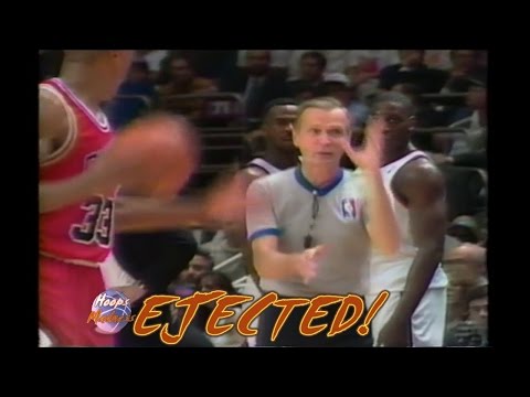 Scottie Pippen Throws the Ball to Referee and EJECTED! '93 Playoffs Game 2 vs Knicks!