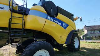 moissonneuse-batteuse NEW HOLLAND CX8050 à vendre image 4 moissonneuse-batteuse NEW HOLLAND CX8050 image 4