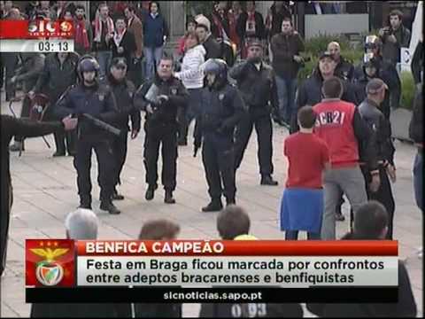 Red Boys a deitar águia à fonte luminosa em Braga