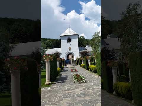 Iubeste-ti aproapele ca pe tine insuti.IUBIREA ❤️TE MANTUIESTE  ,IUBIREA  ESTE DUMNEZEU ❤️