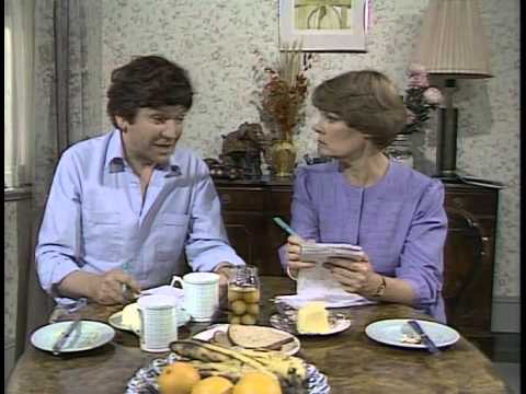 A Fine Romance 1981 S04E03 Mike's New Girlfriend